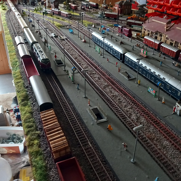 Viel Betrieb im Bahnhof